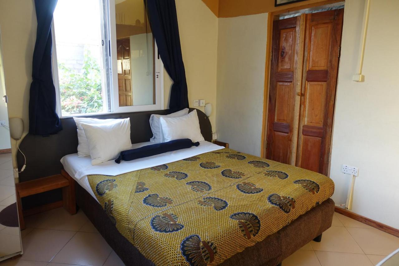 Cheers Guesthouse Botianaw Buitenkant foto
